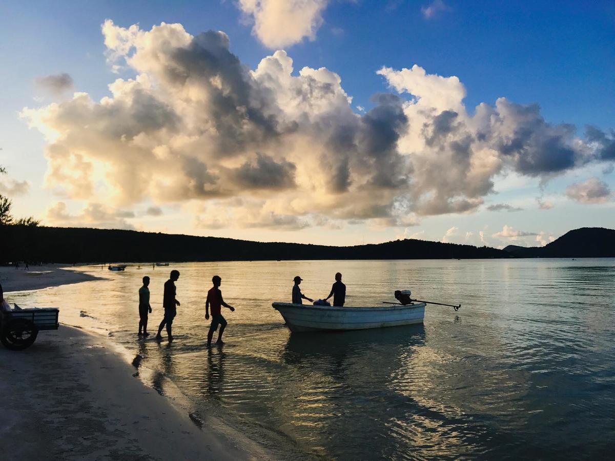 Sky Beach Resort Koh Rong Sanloem Bagian luar foto