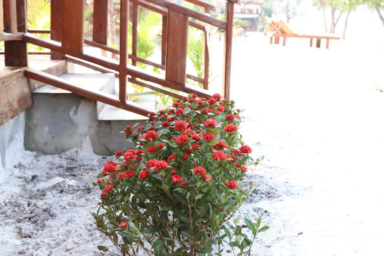 Sky Beach Resort Koh Rong Sanloem Bagian luar foto